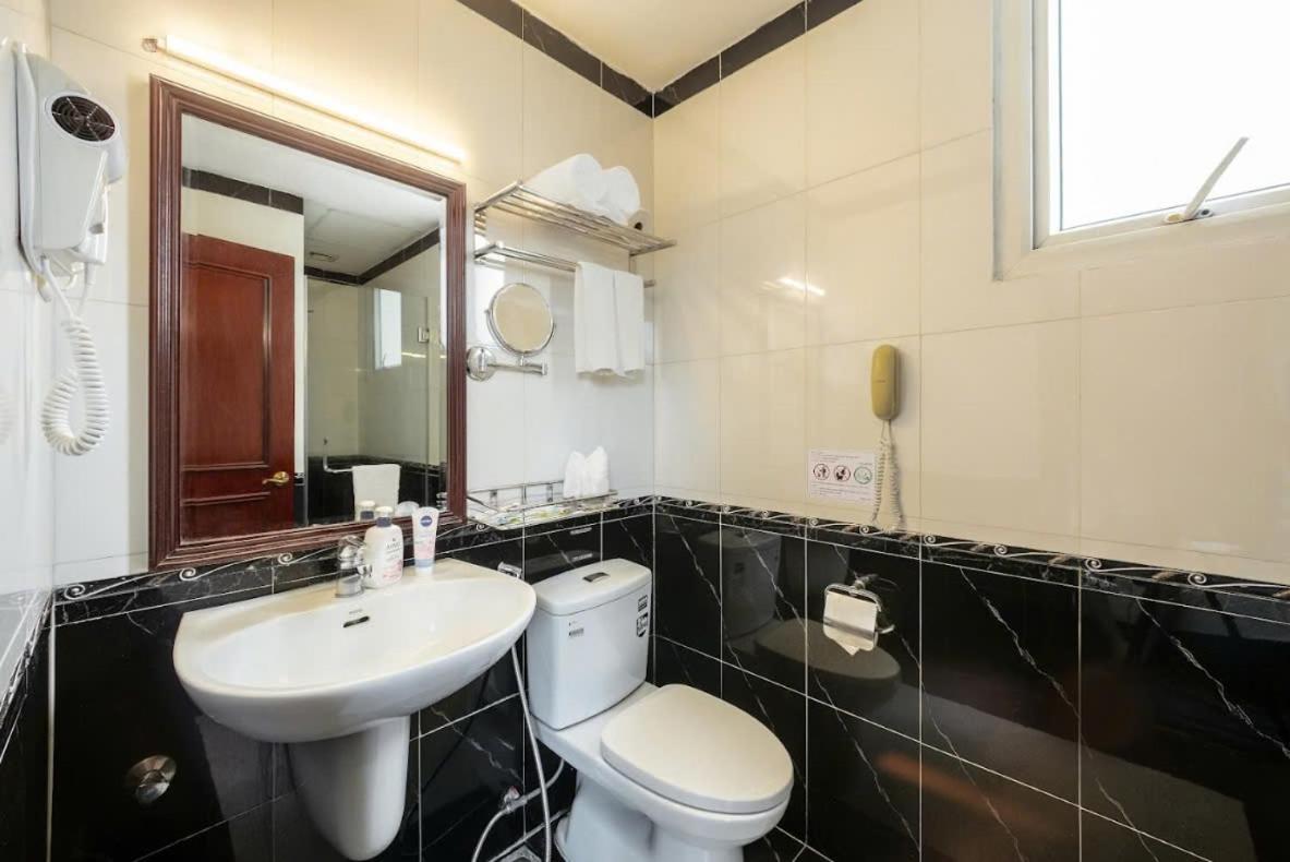 A25 Hotel - 15 Tran Quoc Toan Hanoi Esterno foto