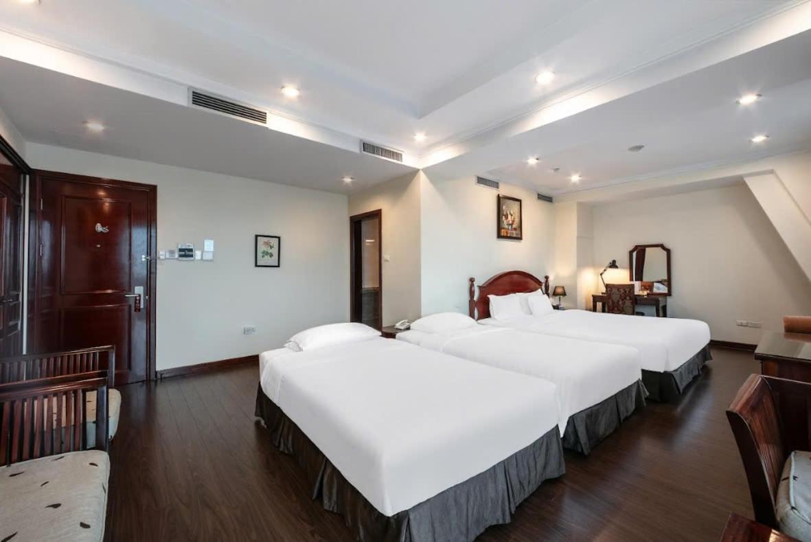 A25 Hotel - 15 Tran Quoc Toan Hanoi Esterno foto